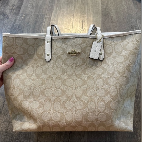Coach Handbags - 🍦Coach Cream Reversible Tote and Wristlet Set🍦